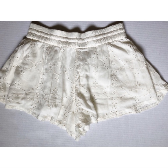 Free people eyelet embellished boho shorts - Picture 4 of 5